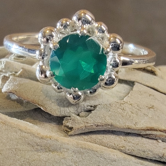 Vintage Jewelry - Green Onyx Gemstone Ring 9 Stone Sterling Silver 925 Dainty